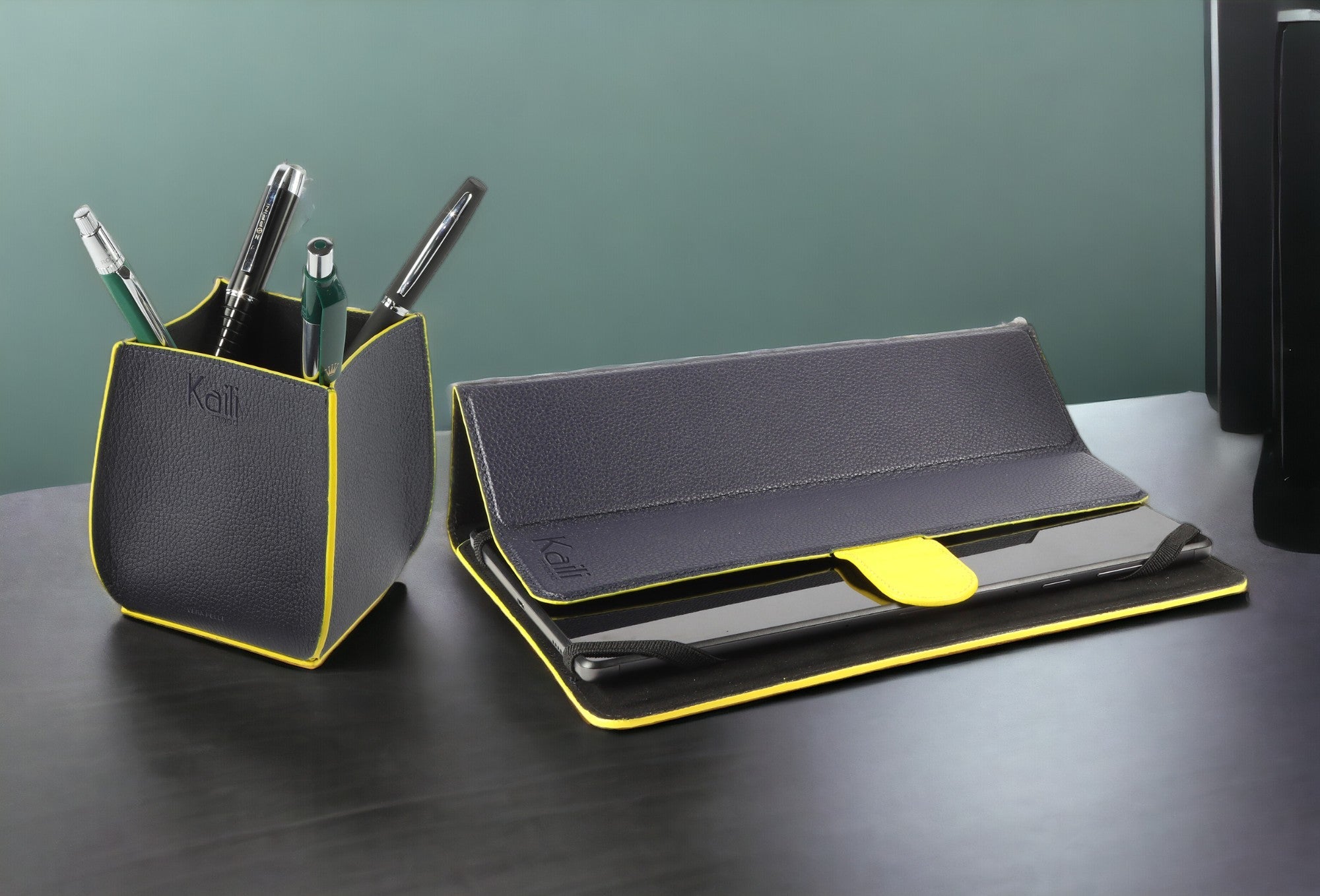 K0032DB | Desk Pen Holder made of genuine leather, full grain, dollar grain. Blue color with Yellow edges. Size: 8.5 x 8.5 x 12 cm. Packaging: gift box bottom/cover-1